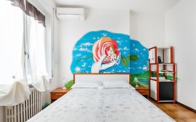 Lia Rooms 4